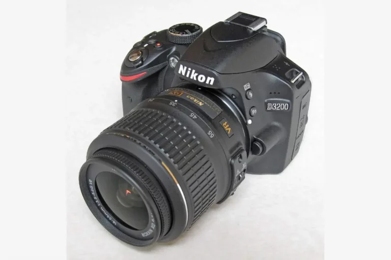 أبرز ميزات وعيوب كاميرا Nikon D3200