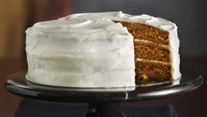 طريقة عمل الكيكة الاسفنجية وتزيينها كالمحترفين بشكل سهل وسريع