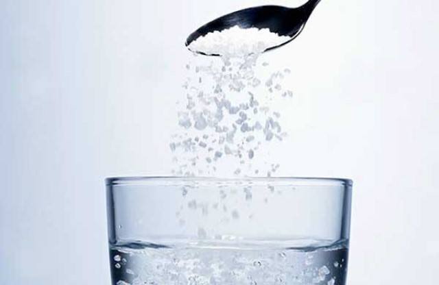 الماء والملح لعلاج آلام الأسنان