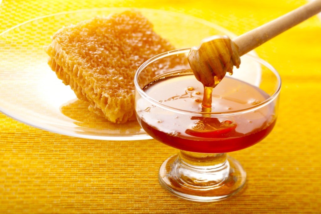 علاج السواد حول الفم باستخدام العسل