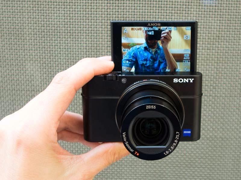 طريقة تصوير السيلفي باستخدام هذه الكاميرا