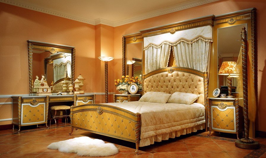 غرفة نوم من سلسلة غرف فرساي الفاخرة تضيف المزيد من الأصالة على المنزل وهي من نتاج الفن الأوربي الراقي في صناعة الغرف الكلاسيكية