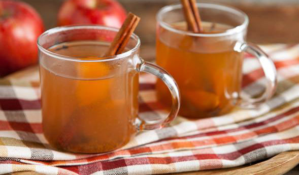 10 مشروبات ساخنة للشتاء مشروب-التفاح