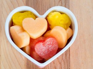 فاكهة مفيدة للقلب تقي من أمراض القلب وتصلب الشرايين