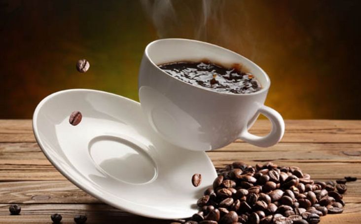كوب قهوة إلى جمالك واترك فوائد القهوة الجمالية تنطلق
