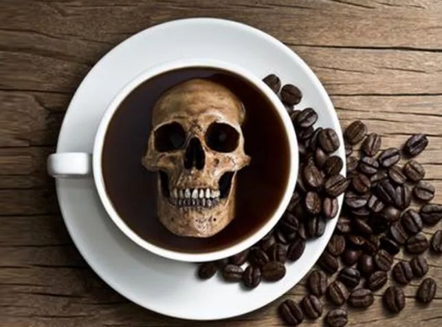 أضرار القهوة … عندما ينقلب ما تحب عليك