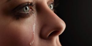 اضرار و فوائد البكاء … سأدفعك لإعادة النظر في أمر البكاء