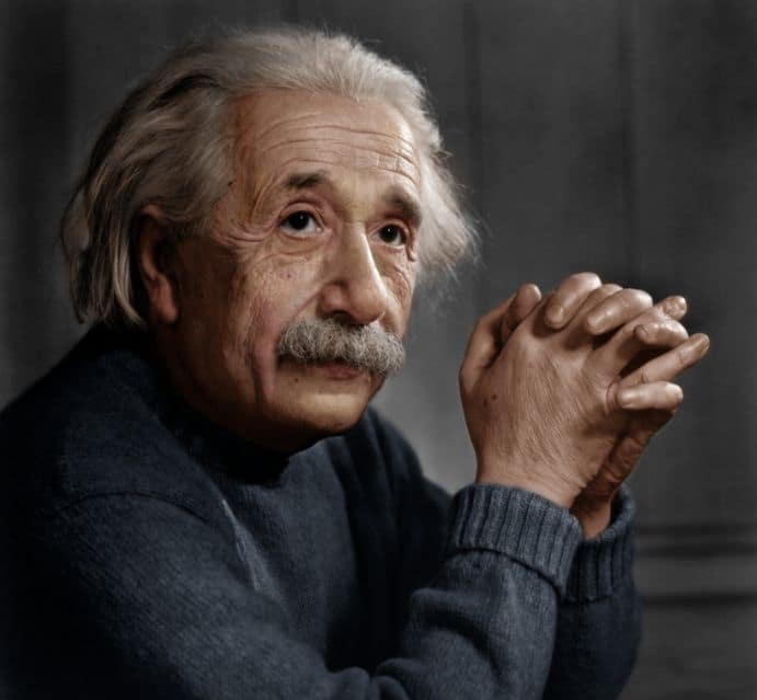 العالم الفيزيائي البرت اينشتاين