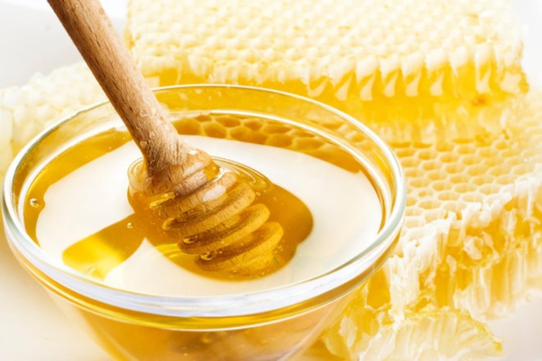 عسل ملكات النحل واستخداماته الغذائية والعلاجية