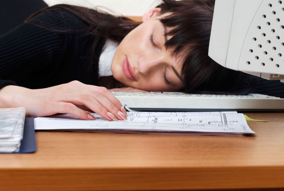أعراض الخمول والتعب وكثرة النوم