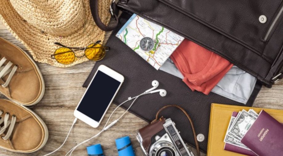 ماذا أضع في حقيبة السفر ؟ وما هي أهم الأشياء التي يجب أن أحملها معي؟