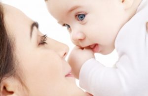 الرضاعة أثناء الحمل – ما يجب عليكِ معرفته