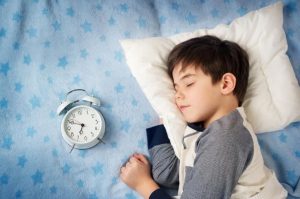 النوم عند الأطفال قد يكون الأكثر أهمية..