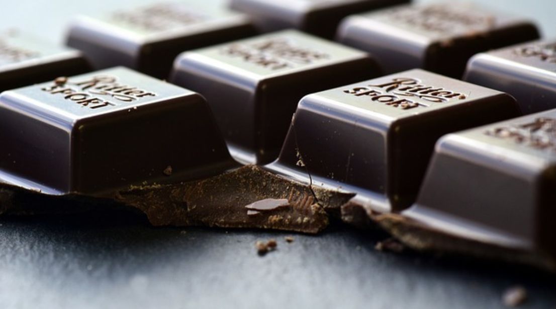 الشوكولا السوداء من بين أفضل مصادر مضادات الأكسدة على الشوكولاتة السوداء للرجيم وجه الأرض