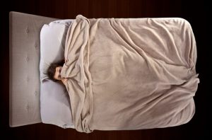 الجاثوم … عندما تستيقظ ولكن لا يمكنك الحركة أو الصراخ وتشعر بالاختناق وتلمح غريب