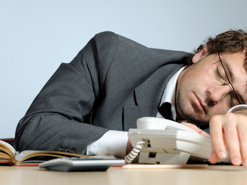 مرض النوم المفاجئ … عندما يتغلب عليك النعاس ويغلبك النوم بدون سابق إنذار