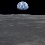 المسافة بين الأرض والقمر