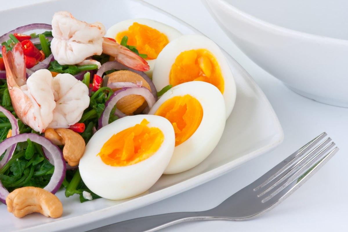 كل ما تحتاج لمعرفته عن حمية البيض المسلوق (Boiled Egg Diet) وهل يمكن أن تفقدك الوزن؟