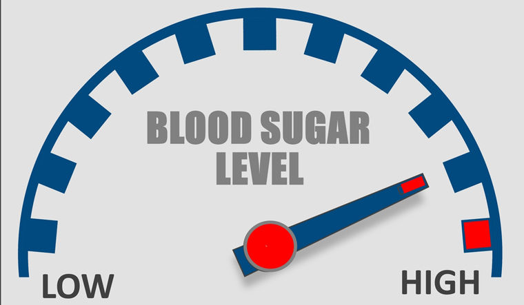 كيف يؤثر الطعام على معدل السكر الطبيعي في الدم
