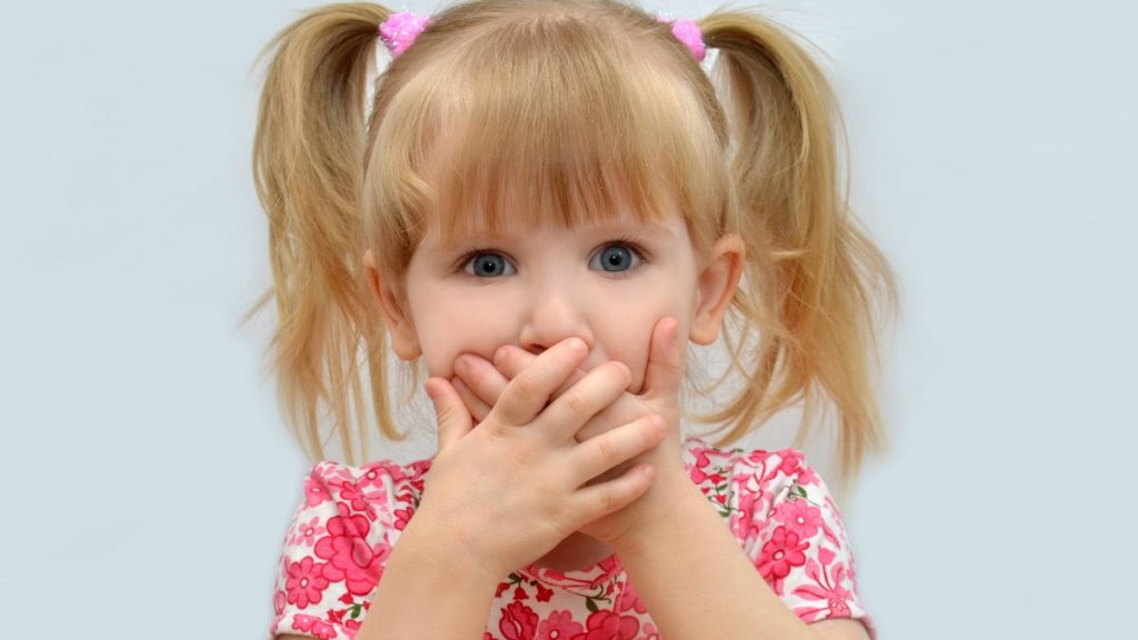 رائحة الفم الكريهة عند الأطفال أسبابها وطرق التخلص منها » مجلتك