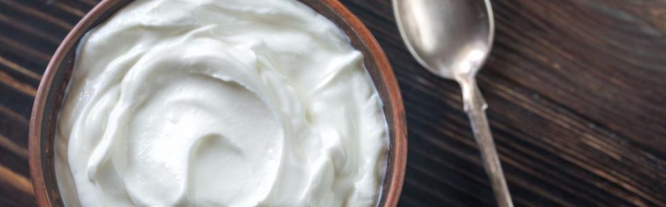 2 – كريمة الحليب أو اللبن اليوناني buttermilk cream