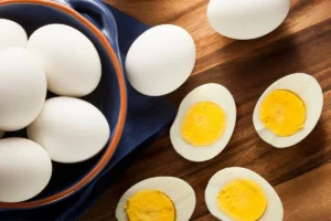 فوائد البيض المسلوق - لا يرفع الكوليسترول ويضمن 15 فائدة!