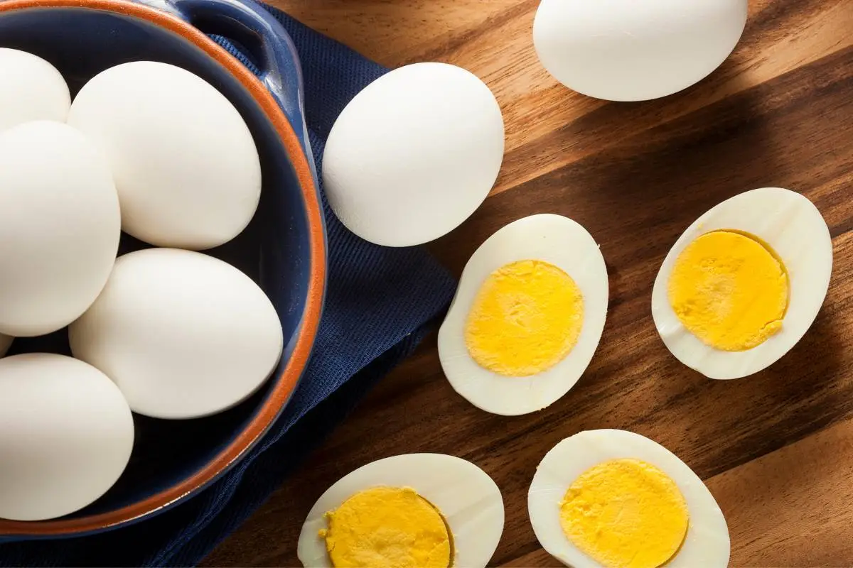 فوائد البيض المسلوق – لا يرفع الكوليسترول ويضمن 15 فائدة!