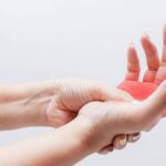 كيفية علاج اختناق عصب اليد بدون جراحة