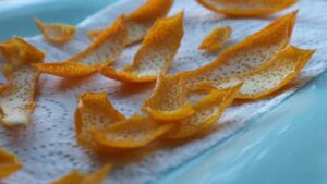 كيف يتم تحضير قشر البرتقال المجفف؟ ولماذا يستخدم؟