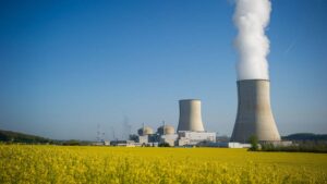 هل الطاقة النووية متجددة