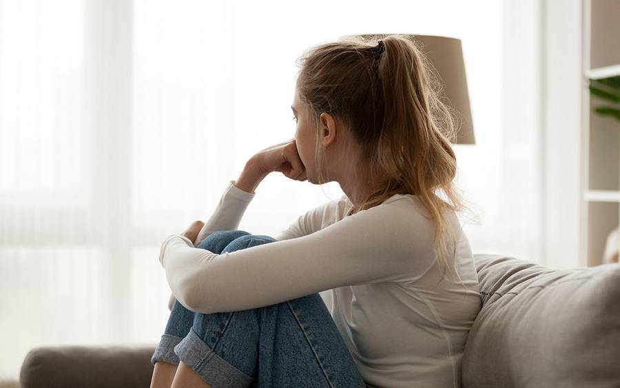 يعد الاكتئاب  إحدى المشكلات النفسية الخطيرة التي يعاني منها المراهق، والتي تؤثر على سلوكه، تعرف على الأسباب والأعراض، وكيفية علاج الاكتئاب عند المراهقين.