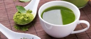 شرب الشاي الأخضر على الريق ما بين الفوائد والأضرار