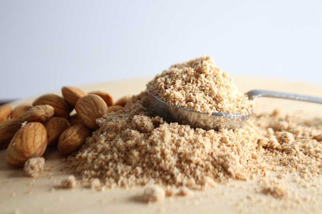 2 – دقيق اللوز Almond flour