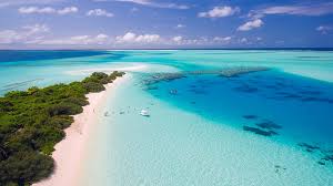 المياه الفيروزية بجزر المالديف