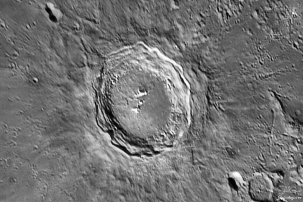 3 – كريتر كوبرنيكوس Crater Copernicus