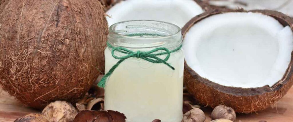 8 – زيت جوز الهند Coconut oil