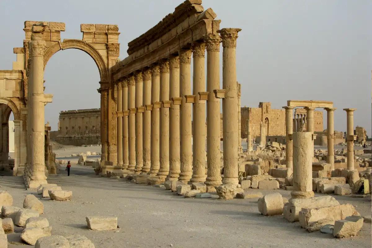 مدينة تدمر الأثرية – معلومات شاملة عن عروس الصحراء السورية