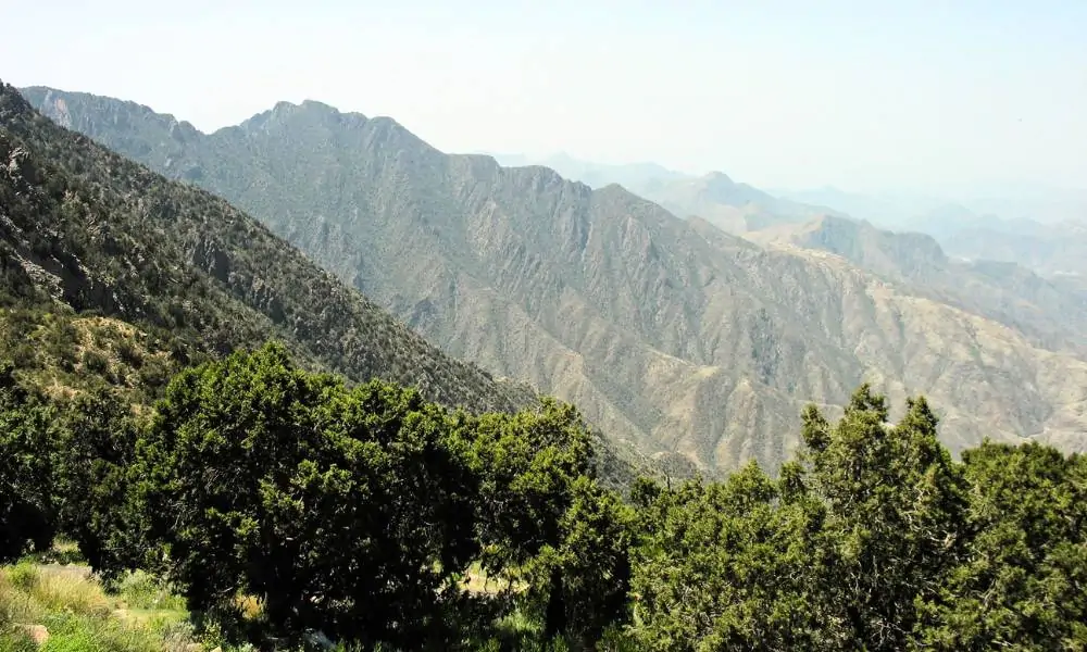 6 - جبل سوداء أفضل أماكن الهايكنج في السعودية
